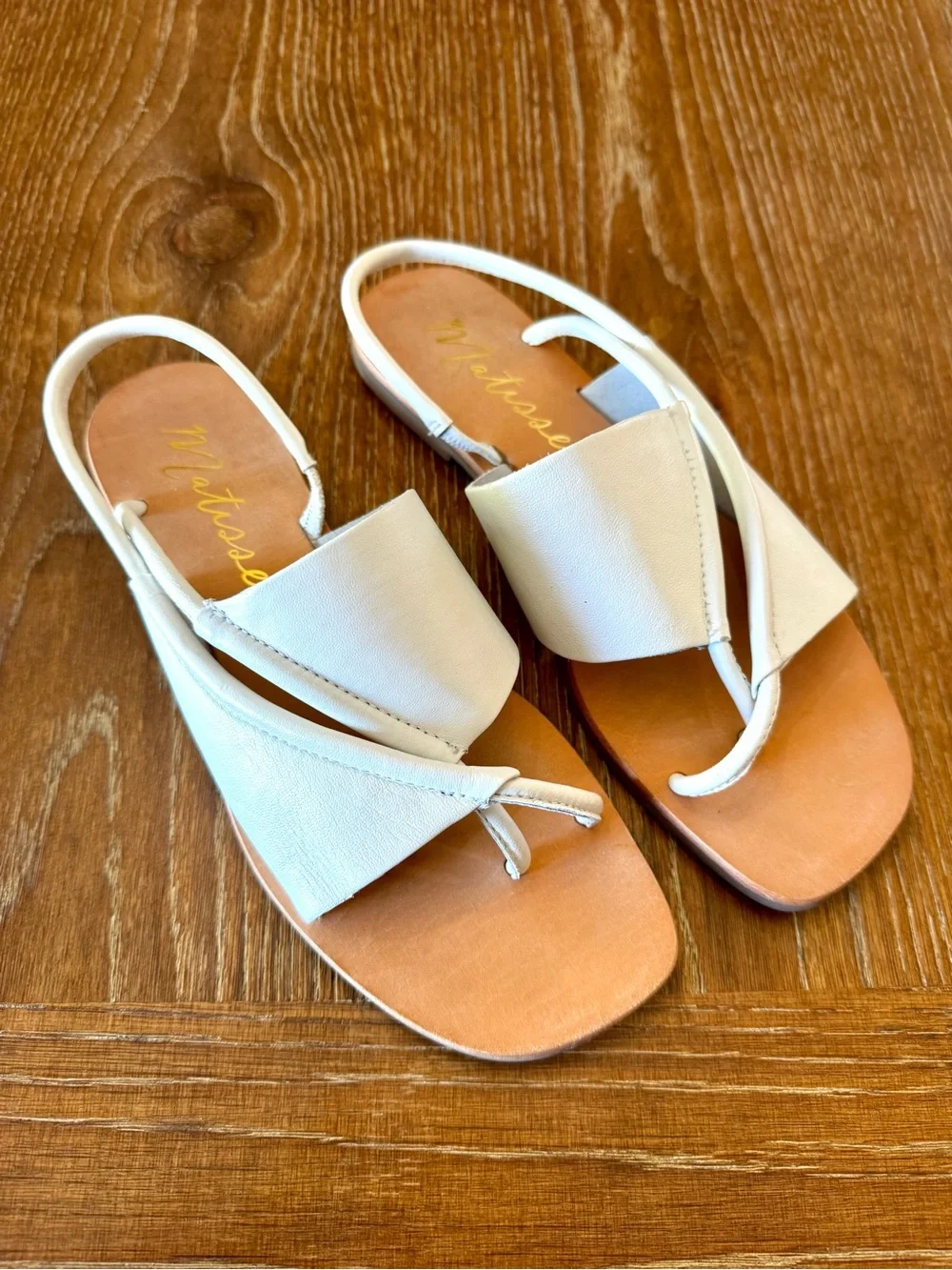 Matisse Shayla white asymmetrical flat sandal 8M